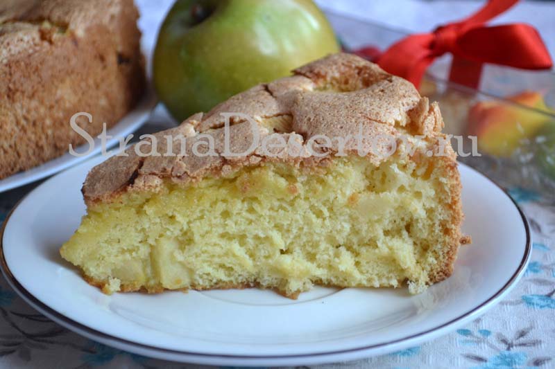 классическая шарлотка с яблоками в духовке